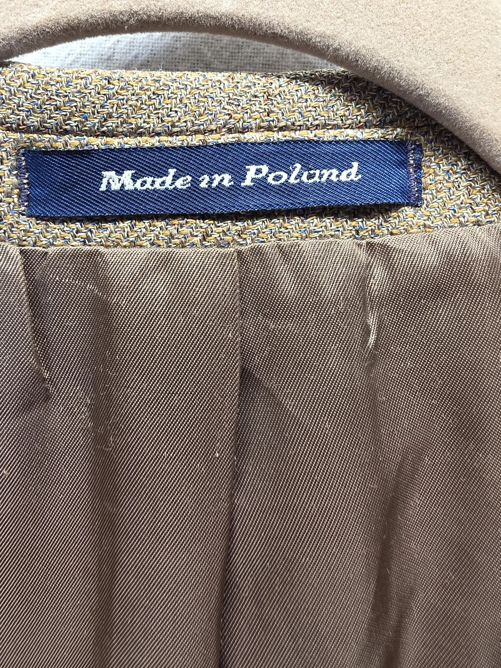 52%silk 48%wool classic brown sport coat featuring a windowpane plaid pattern